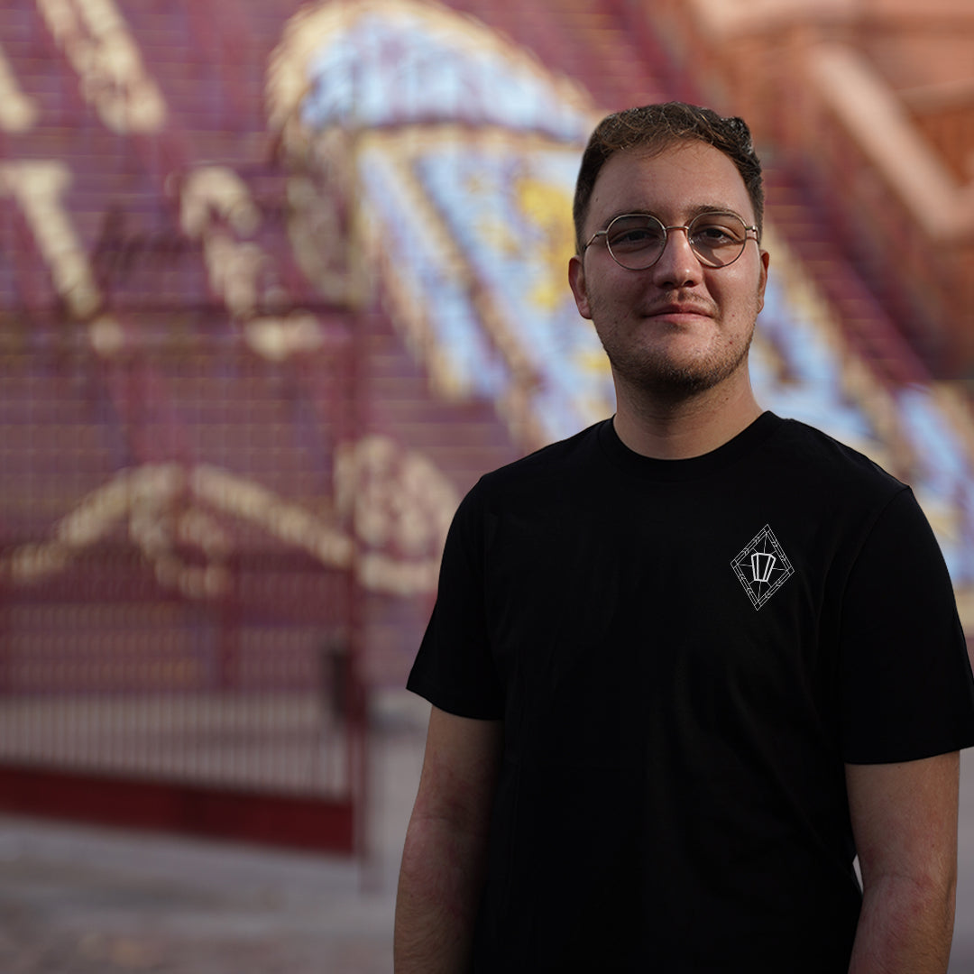 Glass Lamp T-Shirt [Black]