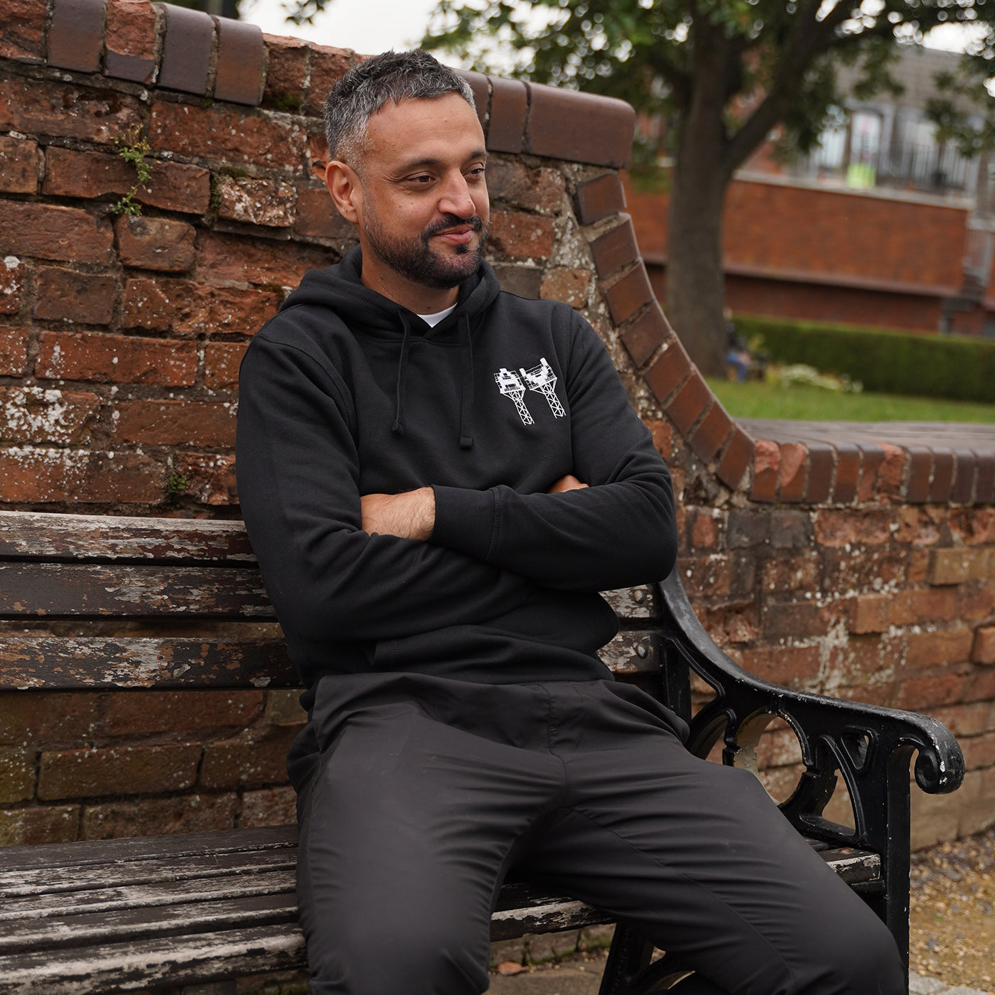 AV Floodlights - The Classic 10 Hoodie [Black]
